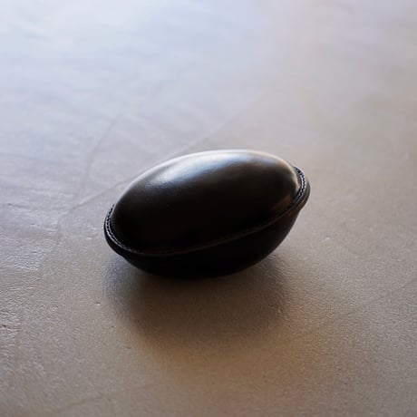 FROME / Leather Wrapped Stone / 083