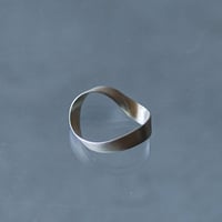 SO/OBJECTS / Mebius ribbon ring (silver)