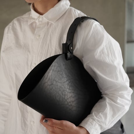 lille og stor / blomst (L) / black (cont別注)