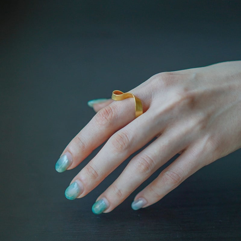 SO/OBJECTS / Mebius ribbon ring (blass) | cont SO/OBJECTS / Mebius ribbon ring (blass) | cont