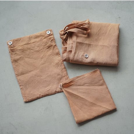 MARU TO / Packable Apron / cacao husk
