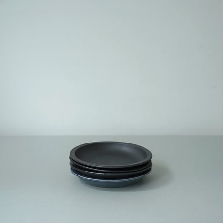 Plate 140 / Black