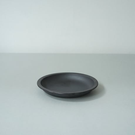 Plate 140 / Black