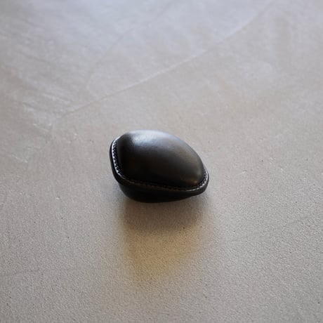 FROME / Leather Wrapped Stone / 116