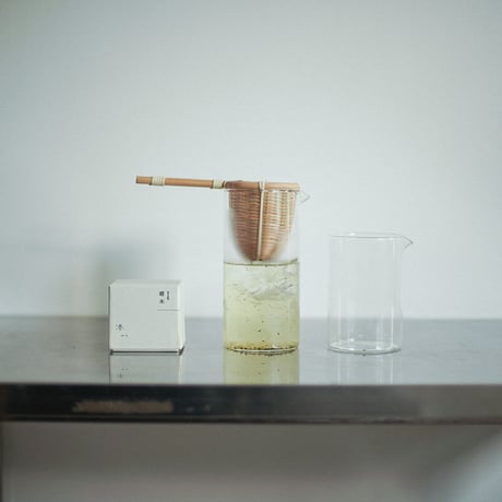 VISION JUG  ( L )