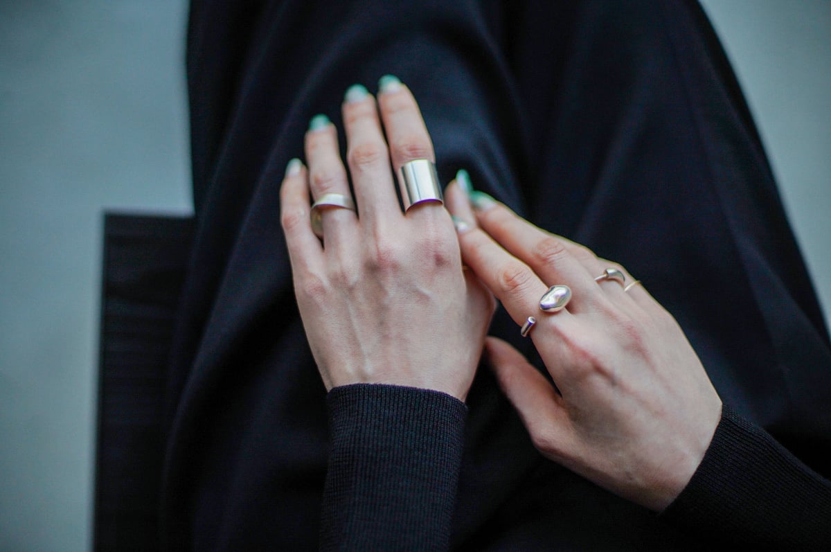 SO/OBJECTS / Mebius ribbon ring (blass) | cont
