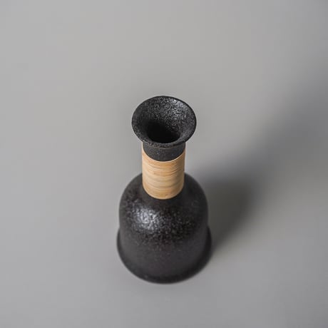 NOTA&design / JUGGLING VASE / black sand