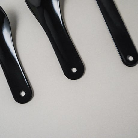 SARO / 琺瑯レンゲ / BLACK