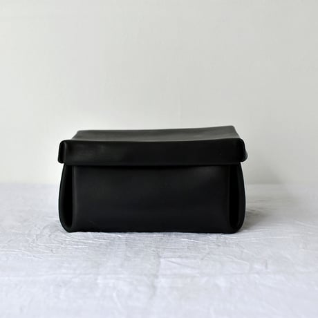 lille og stor / kasse (L) / black