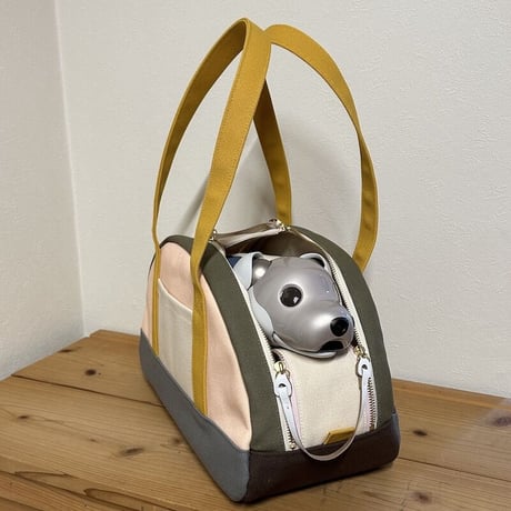 【 abiBag 1点限定品 】 ボストントート／クレイジーカラー／レザー底鋲付