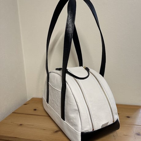 【 abiBag／J•Paper Leather 】 ダイニーマボストン