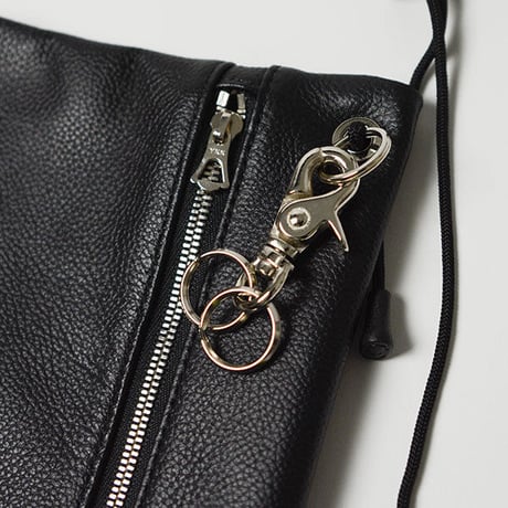 nunc  "Current- Water repellent leather ”