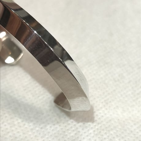 indian jewelry "ELAIN TAHE(navajo)" triangle solid bangle(B)