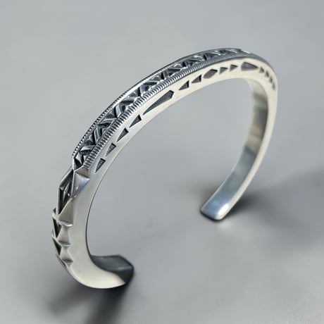 indian jewelry "Jennifer Curtis(navajo)"No.3 square wire bangle