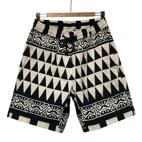 Jawandi  "batik stripe barong santai shorts" (black×natural)