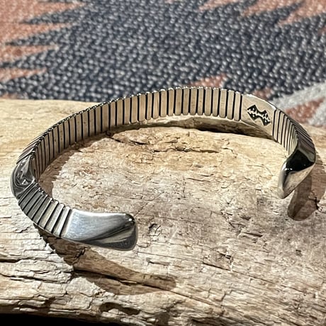 indian jewelry "kevin ramone(navajo)"triange bangle