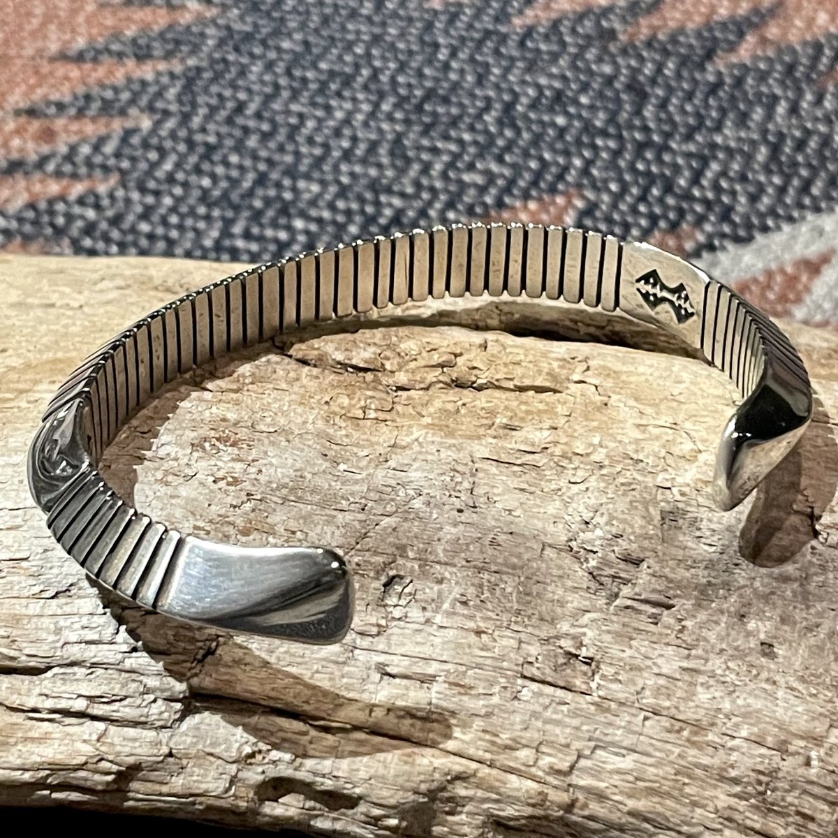 ナバホ Kevin Ramone Navajo インディアンジュエリー バングル fit=scale-down,w=1200