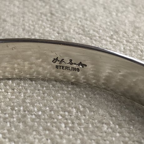 indian jewelry "Lyle Secatero (navajo)"micro stamp bangle
