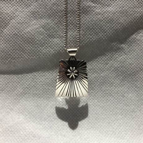 indian jewelry "Shawn Bedonie(navajo)"sunburst design top