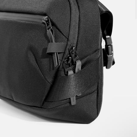 Aer "Day Sling 4 Max" (black)6.0L
