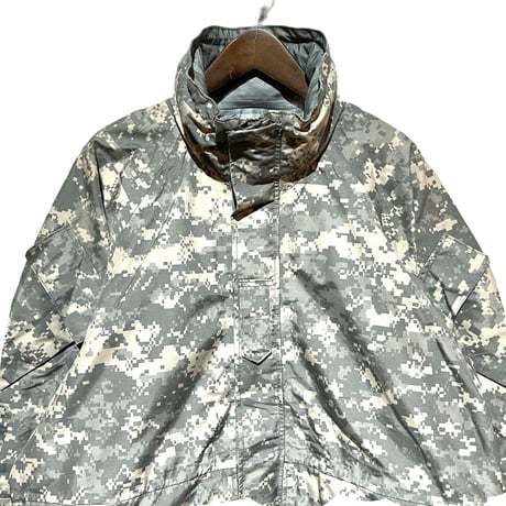 DEADSTOCK "US.ARMY ECWCS GENⅡ LEVEL6 Extrime cold wet weather GORE-TEX parka" (degital camo)