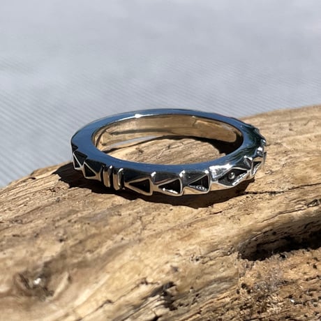 indian jewelry "Jennifer Curtis(navajo)" square wire stamped ring