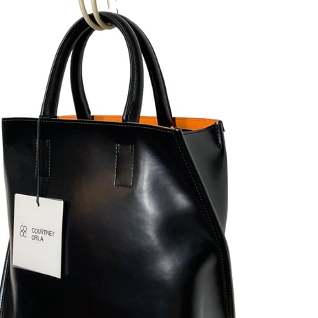 Courtney orla "slope tote S" PVC×LEATHER (black×chinese red)