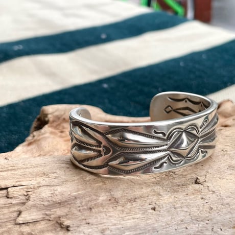 indian jewelry "Ray Adakai (navajo)” 3/4inc w-stamp wide bangle