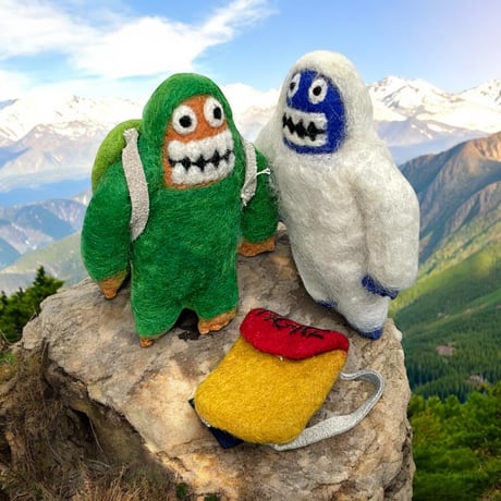 TigreBrocante"peace yeti felt mascot"