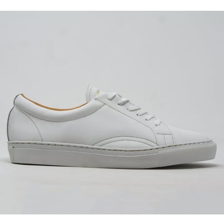 UNMARKED "alvin" polar white unisex
