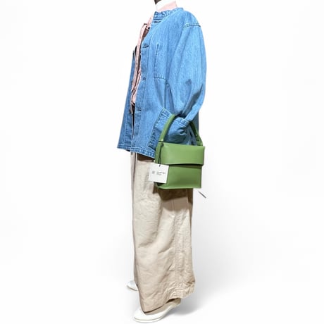 Courtney orla "HUG shoulder S"(army)