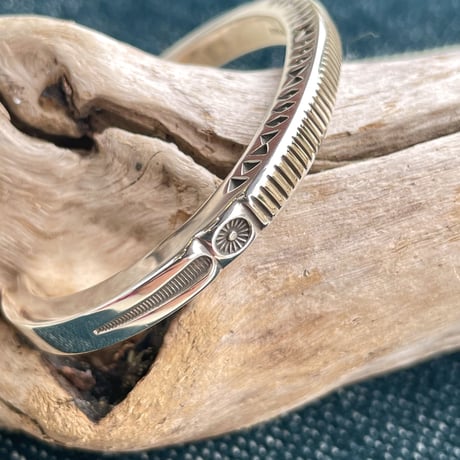 indian jewelry "Jennifer Curtis(navajo)"14k No.3 square wire bangle