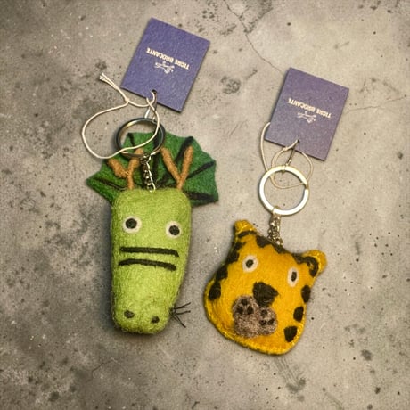 TigreBrocante "Dragon & Tiger face keyholder"