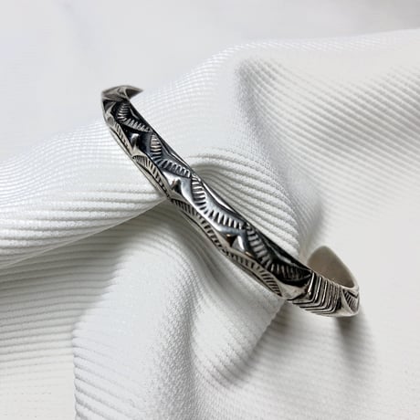 indian jewelry "kevin ramone(navajo)"triange bangle A