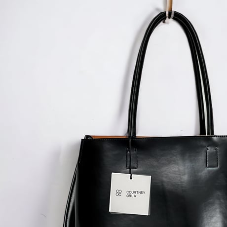 Courtney orla "slope tote w shoulder handle" PVC×LEATHER (black×chinese red)
