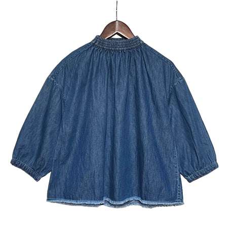 TigreBrocante"6oz denim shirring cut off blouse"(inidigo fade)women's