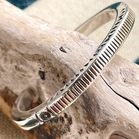 indian jewelry "Jennifer Curtis(navajo)"14k No.3 square wire bangle