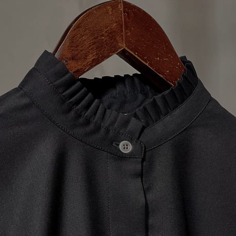 amne "GABARDINE frilled shirts" (black) women's