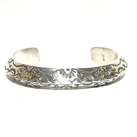 indian jewelry "Ray Adakai (navajo)” havy gauge triangle stamped bangle