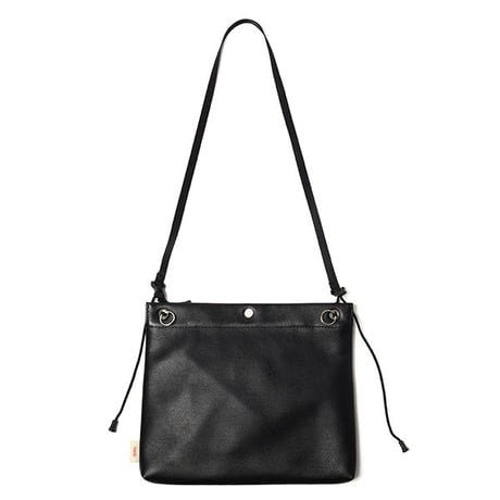 nunc  "Sacoche- Water repellent leather”