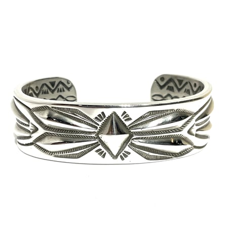 indian jewelry "Ray Adakai (navajo)” 3/4inc w-stamp wide bangle(B)