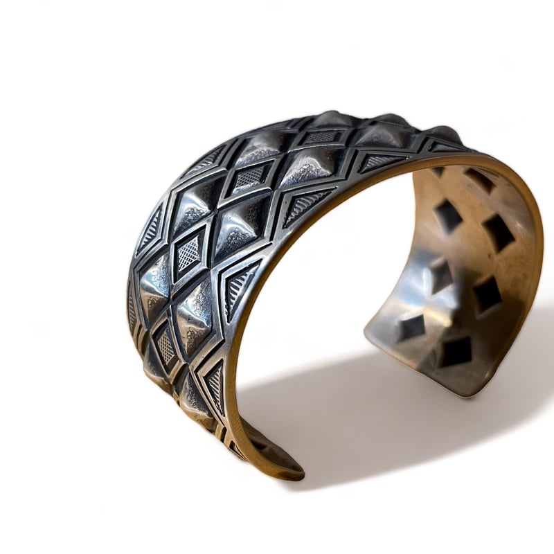 価格ご相談ください！ナバホ　カルヴィンマルチネス　バングル　シルバー925 価格ご相談ください！ナバホカルヴィンマルチネスバングル