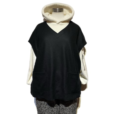 CAERULA"melton vest"(black) women's