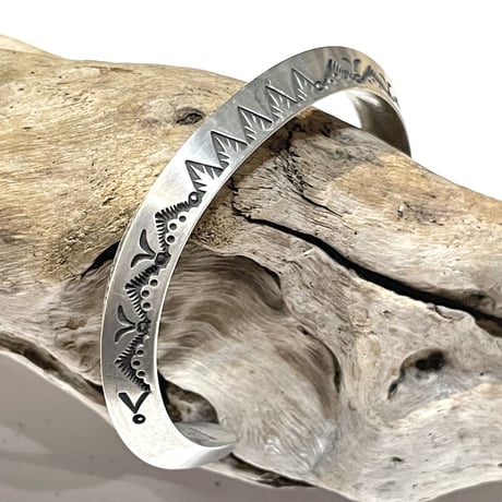 indian jewelry " Edison Sandy Smith(navajo)" triangle bangle(A)