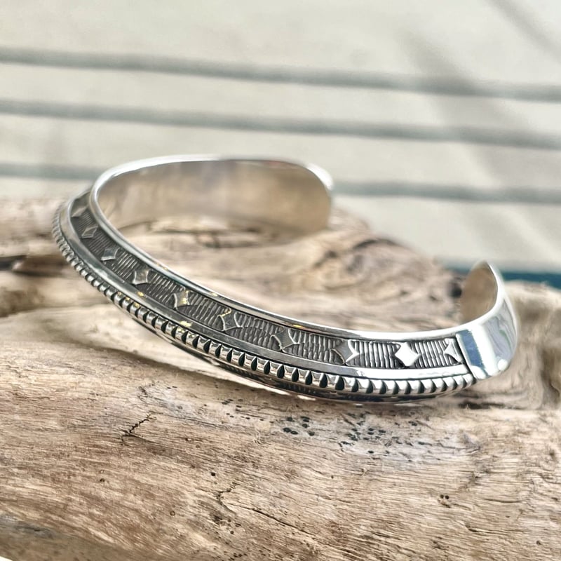 Navajo Randy Secatero スタンプワーク　バングル Navajo Randy Secatero スタンプワークバングル