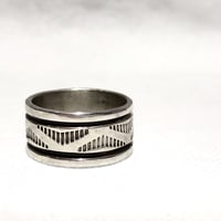 indian jewelry "Bruce Morgan(navajo)" stampwork band ring  wide