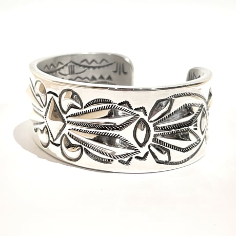 indian jewelry "Ray Adakai (navajo)” 1inc w-stamp wide bangle