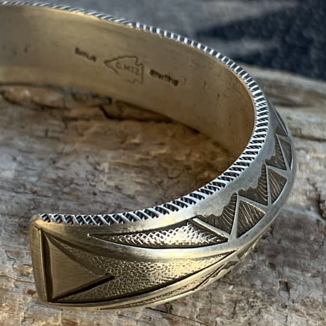indian jewelry "calvin martinez (navajo)"heavy gauge triangle bangle