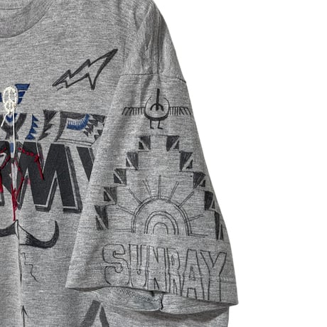 Slow Hands"hand drawing & embroidery indian sunrays S/S Tee"(gray)unisex