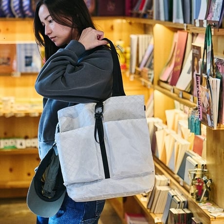 Aer "Simple Tote Ultra"(white)14.0L